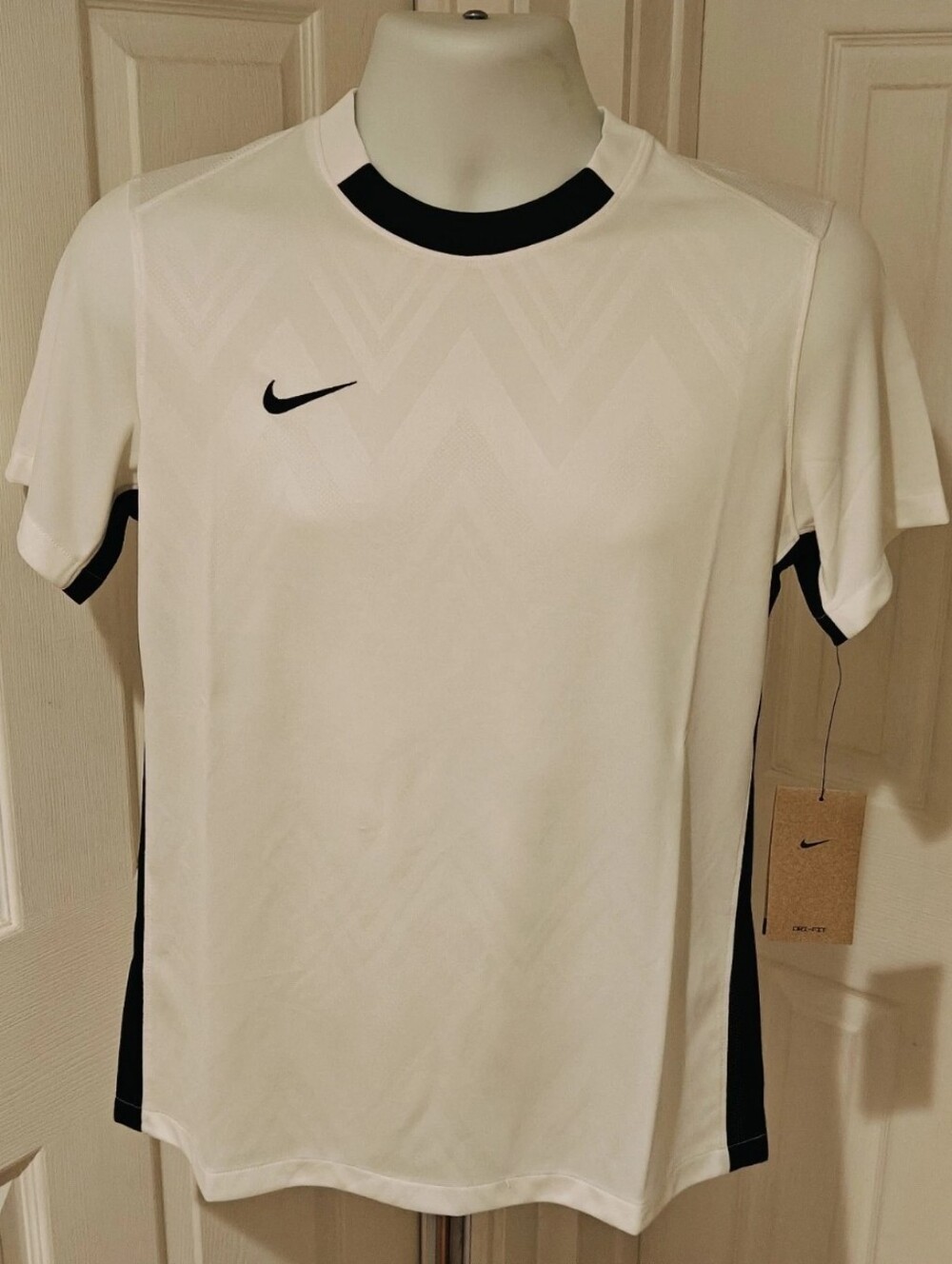Nike Dri-FIT Women’s Soccer Jersey Shirt White Black NWT Size M FD7425-100